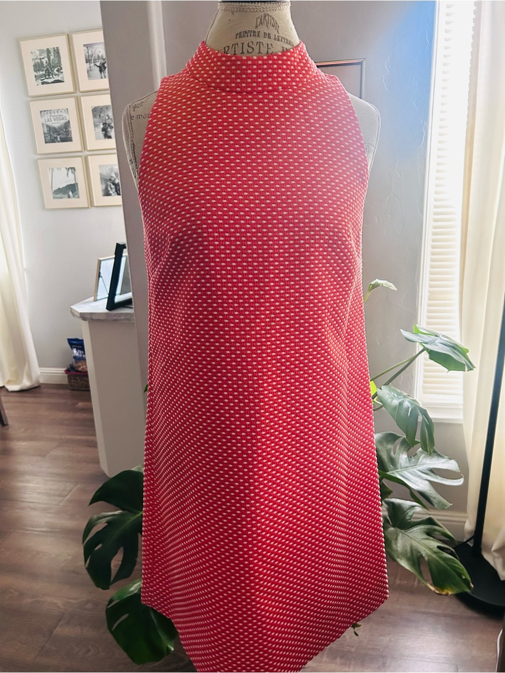 vintage-style Tahari sleeveless high-neck shift dress